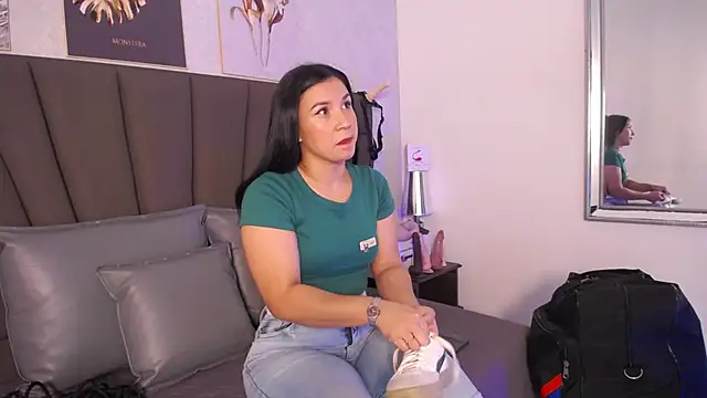 Sofi Perez  online show from 3, 5, 2026