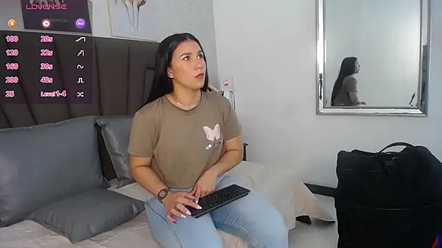 Sofi Perez  online show from 25, 5, 2026