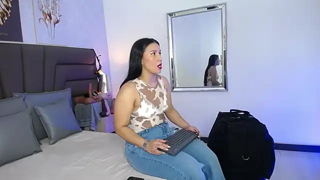 Sofi Perez  online show from 7, 6, 2026