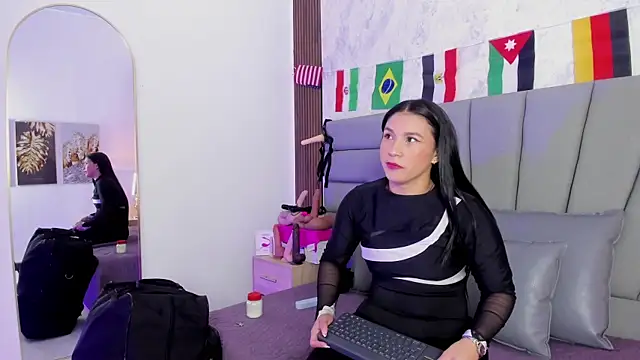 Sofi Perez  online show from 24, 6, 2026