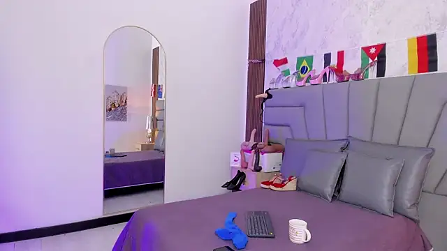 Sofi Perez  online show from 12, 7, 2026
