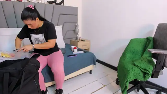 Sofi Perez  online show from 22, 7, 2026