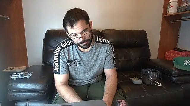 Snapshot of Zander823 chatting on 13, 3, 2026 Zander823 online show from 13, 3, 2026