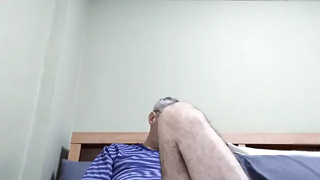 Snapshot of BIGUNCUTHARDCOCK chatting on 26, 10, 2025 BIGUNCUTHARDCOCK online show from 26, 10, 2025