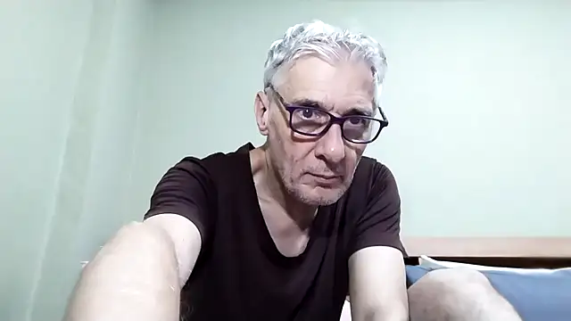 Snapshot of BIGUNCUTHARDCOCK chatting on 27, 10, 2025 BIGUNCUTHARDCOCK online show from 27, 10, 2025