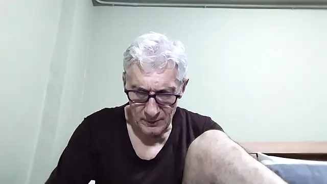 Snapshot of BIGUNCUTHARDCOCK chatting on 31, 10, 2025 BIGUNCUTHARDCOCK online show from 31, 10, 2025