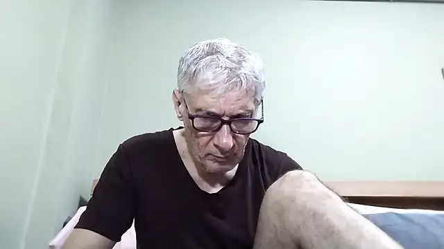 Snapshot of BIGUNCUTHARDCOCK chatting on 2, 11, 2025 BIGUNCUTHARDCOCK online show from 2, 11, 2025