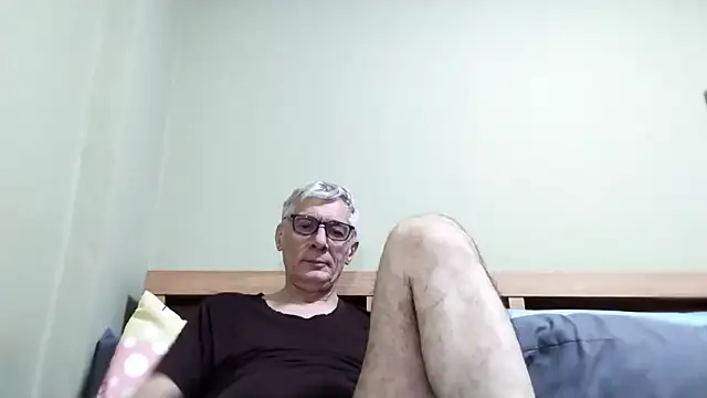 Snapshot of BIGUNCUTHARDCOCK chatting on 4, 11, 2025 BIGUNCUTHARDCOCK online show from 4, 11, 2025