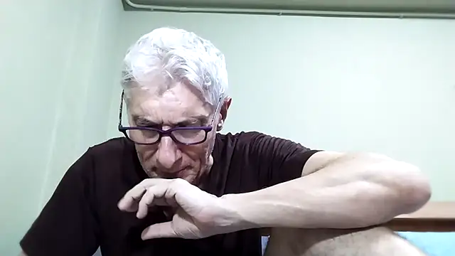 Snapshot of BIGUNCUTHARDCOCK chatting on 6, 11, 2025 BIGUNCUTHARDCOCK online show from 6, 11, 2025