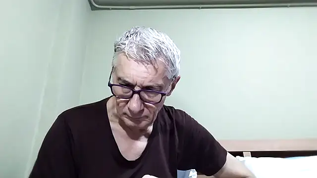 Snapshot of BIGUNCUTHARDCOCK chatting on 16, 11, 2025 BIGUNCUTHARDCOCK online show from 16, 11, 2025