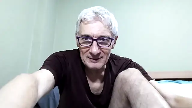 Snapshot of BIGUNCUTHARDCOCK chatting on 18, 11, 2025 BIGUNCUTHARDCOCK online show from 18, 11, 2025