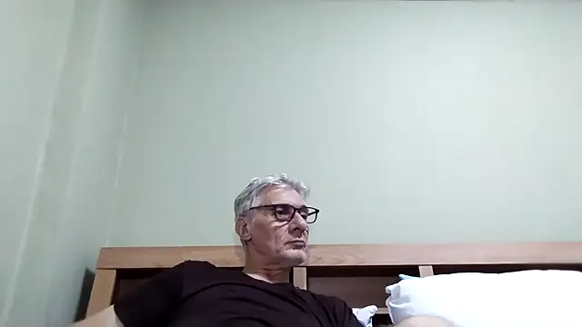 Snapshot of BIGUNCUTHARDCOCK chatting on 20, 11, 2025 BIGUNCUTHARDCOCK online show from 20, 11, 2025