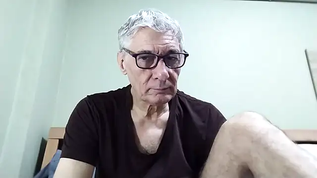 Snapshot of BIGUNCUTHARDCOCK chatting on 23, 11, 2025 BIGUNCUTHARDCOCK online show from 23, 11, 2025