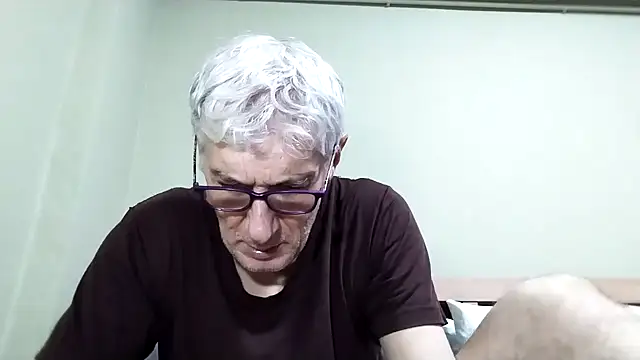 Snapshot of BIGUNCUTHARDCOCK chatting on 25, 11, 2025 BIGUNCUTHARDCOCK online show from 25, 11, 2025