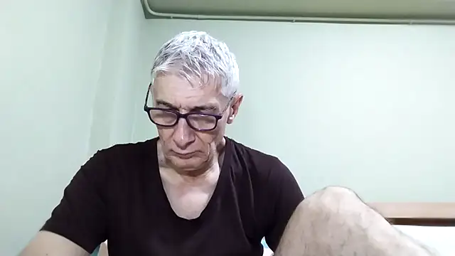 Snapshot of BIGUNCUTHARDCOCK chatting on 23, 12, 2025 BIGUNCUTHARDCOCK online show from 23, 12, 2025