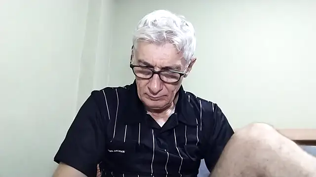 Snapshot of BIGUNCUTHARDCOCK chatting on 6, 1, 2026 BIGUNCUTHARDCOCK online show from 6, 1, 2026