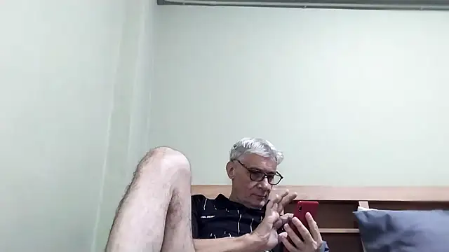 Snapshot of BIGUNCUTHARDCOCK chatting on 7, 1, 2026 BIGUNCUTHARDCOCK online show from 7, 1, 2026