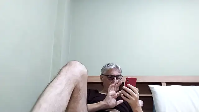 Snapshot of BIGUNCUTHARDCOCK chatting on 13, 1, 2026 BIGUNCUTHARDCOCK online show from 13, 1, 2026