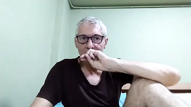 Snapshot of BIGUNCUTHARDCOCK chatting on 18, 1, 2026 BIGUNCUTHARDCOCK online show from 18, 1, 2026