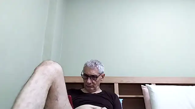 Snapshot of BIGUNCUTHARDCOCK chatting on 19, 1, 2026 BIGUNCUTHARDCOCK online show from 19, 1, 2026