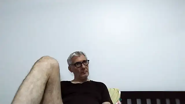 Snapshot of BIGUNCUTHARDCOCK chatting on 16, 2, 2026 BIGUNCUTHARDCOCK online show from 16, 2, 2026