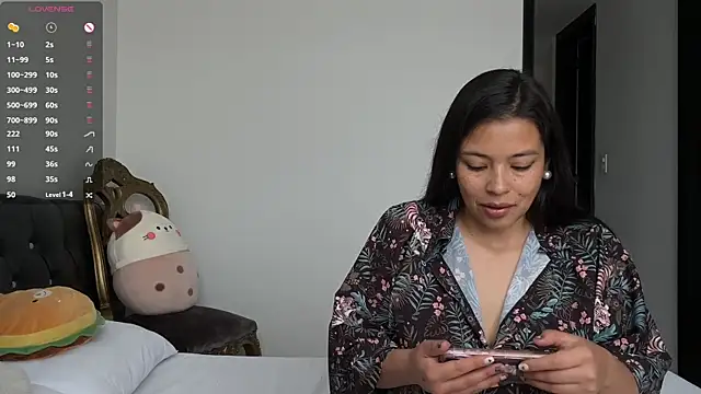 2SummerLove1 online show from 4, 3, 2025