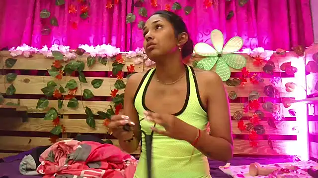 Elsa Parisi online show from 28, 12, 2024