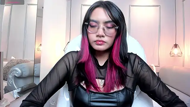 Snapshot of AzuraKindong chatting on 9, 1, 2025 AzuraKindong online show from 9, 1, 2025