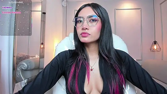 Snapshot of AzuraKindong chatting on 23, 10, 2025 AzuraKindong online show from 23, 10, 2025