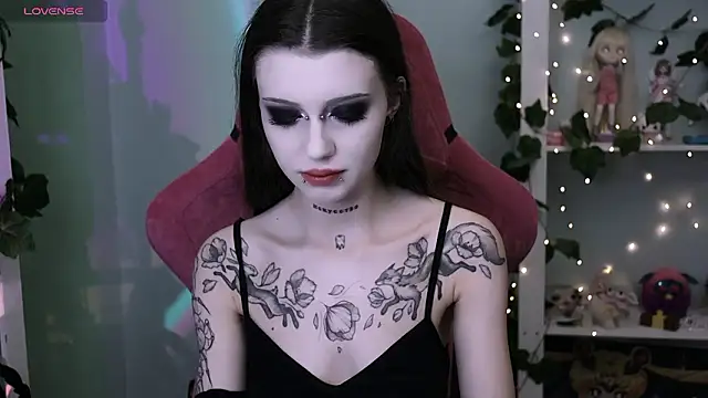 prettybones online show from 7, 2, 2026