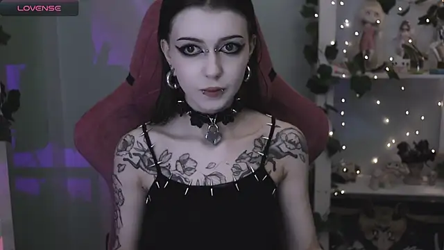 prettybones online show from 19, 6, 2026