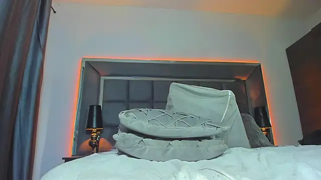 Emmilysantibanez online show from 5, 12, 2024