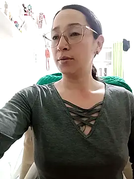 emilypoppy3 online show from 6, 8, 2026