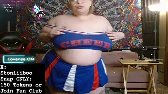 Snapshot of Stoniiiboo chatting on 5, 11, 2025 Stoniiiboo online show from 5, 11, 2025