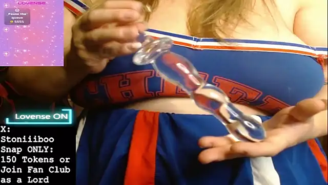 Snapshot of Stoniiiboo chatting on 1, 12, 2025 Stoniiiboo online show from 1, 12, 2025