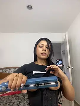 Snapshot of CandyRoxx1_ chatting on 19, 1, 2025 CandyRoxx1 online show from 19, 1, 2025