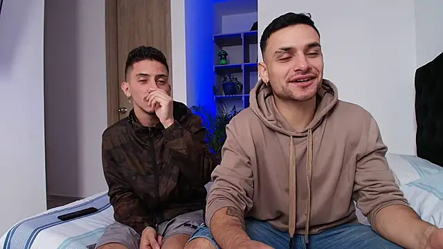 Snapshot of Aron-santoro chatting on 22, 12, 2025 Aron-santoro online show from 22, 12, 2025