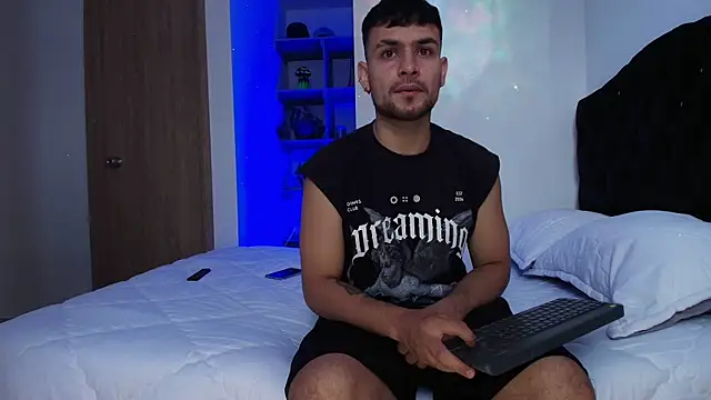 Snapshot of Aron-santoro chatting on 10, 2, 2026 Aron-santoro online show from 10, 2, 2026