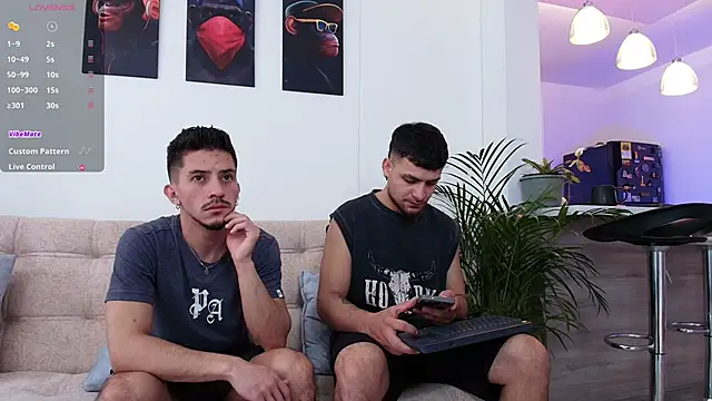 Snapshot of Aron-santoro chatting on 13, 3, 2026 Aron-santoro online show from 13, 3, 2026