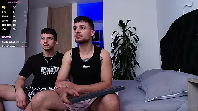 Snapshot of Aron-santoro chatting on 18, 3, 2026 Aron-santoro online show from 18, 3, 2026