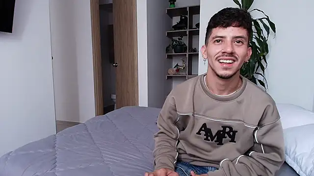 Snapshot of Aron-santoro chatting on 27, 3, 2026 Aron-santoro online show from 27, 3, 2026