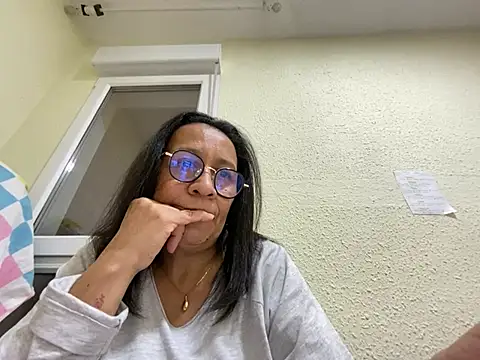 Snapshot of sweeviolet chatting on 14, 12, 2024 sweeviolet online show from 14, 12, 2024