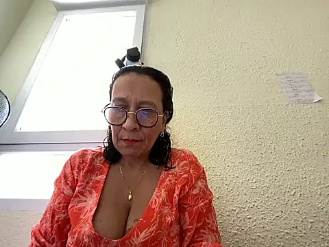 Snapshot of sweeviolet chatting on 8, 2, 2025 sweeviolet online show from 8, 2, 2025