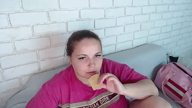 Crazyy girl  online show from 10, 6, 2026