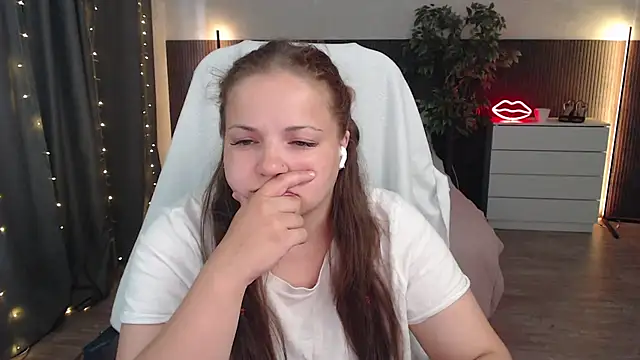 Crazyy girl  online show from 7, 7, 2026