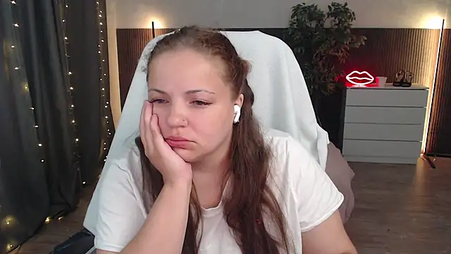 Crazyy girl  online show from 7, 7, 2026