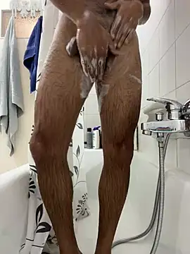 Snapshot of vinzpnr210 chatting on 28, 12, 2024 vinzpnr210 online show from 28, 12, 2024