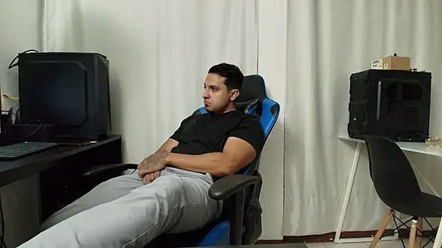 hott dicks online show from 4, 5, 2026