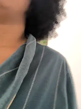 Snapshot of EmmilyBrant chatting on 3, 1, 2025 EmmilyBrant online show from 3, 1, 2025