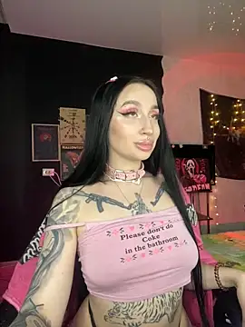 Snapshot of Molly__Moon chatting on 11, 12, 2024 Molly  Moon online show from 11, 12, 2024